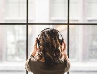 Muzyka w biurze - jaki ma wpływ na pracę?