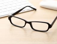 Dofinansowanie zakupu okularów dla zleceniobiorcy - czy jest możliwe?