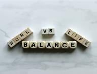 Jak pracodawca powinien przestrzegać podstawowych zasad work life balance? 