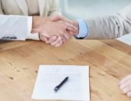 Umowa na okres próbny: zapis o okresie zatrudnienia w kolejnej umowie – jak bardzo jest wiążący w praktyce?