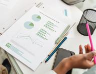 Jednorazowa amortyzacja smartfona – jak ująć ją w księgach?