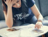 Jak ustalić potrącenie z wynagrodzenia i zasiłku chorobowego