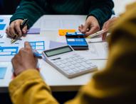 Potrącenie z wynagrodzenia na rzecz syndyka – kompendium wiedzy dla pracownika i pracodawcy