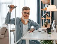 Wypadek przy pracy przedsiębiorcy na L4. Jakie masz prawa? 