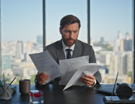 Quiet quitting – kiedy praca na minimum grozi zwolnieniem?