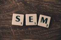 Różnice między SEM i SEO - marketing internetowy