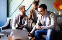 Kilka umów zlecenia a składki ZUS w 2025 - co warto wiedzieć?