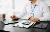 Rola odbiorcy a posiadacza faktury w KSeF – komu przysługuje prawo?