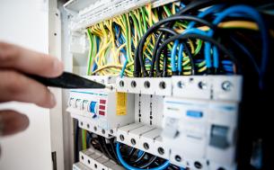 Opodatkowanie ryczałtem usług montażu i serwisowania instalacji elektrycznych w ramach prowadzonej działalności