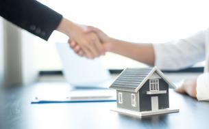 Odliczenie VAT od usług pośrednictwa nieruchomości przy zakupie mieszkania w ramach działalności