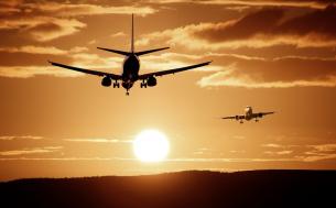 Bilet lotniczy w kosztach firmowych a podróż służbowa przedsiębiorcy