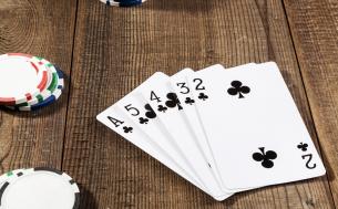 Wygrana w pokera a podatek dochodowy - kiedy należy go zapłacić?