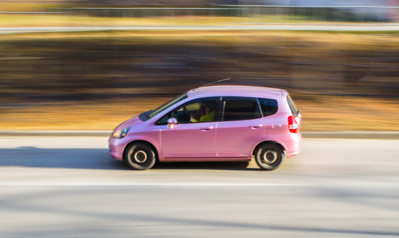 Jak rozliczyć polisę ubezpieczeniową samochodu w leasingu?