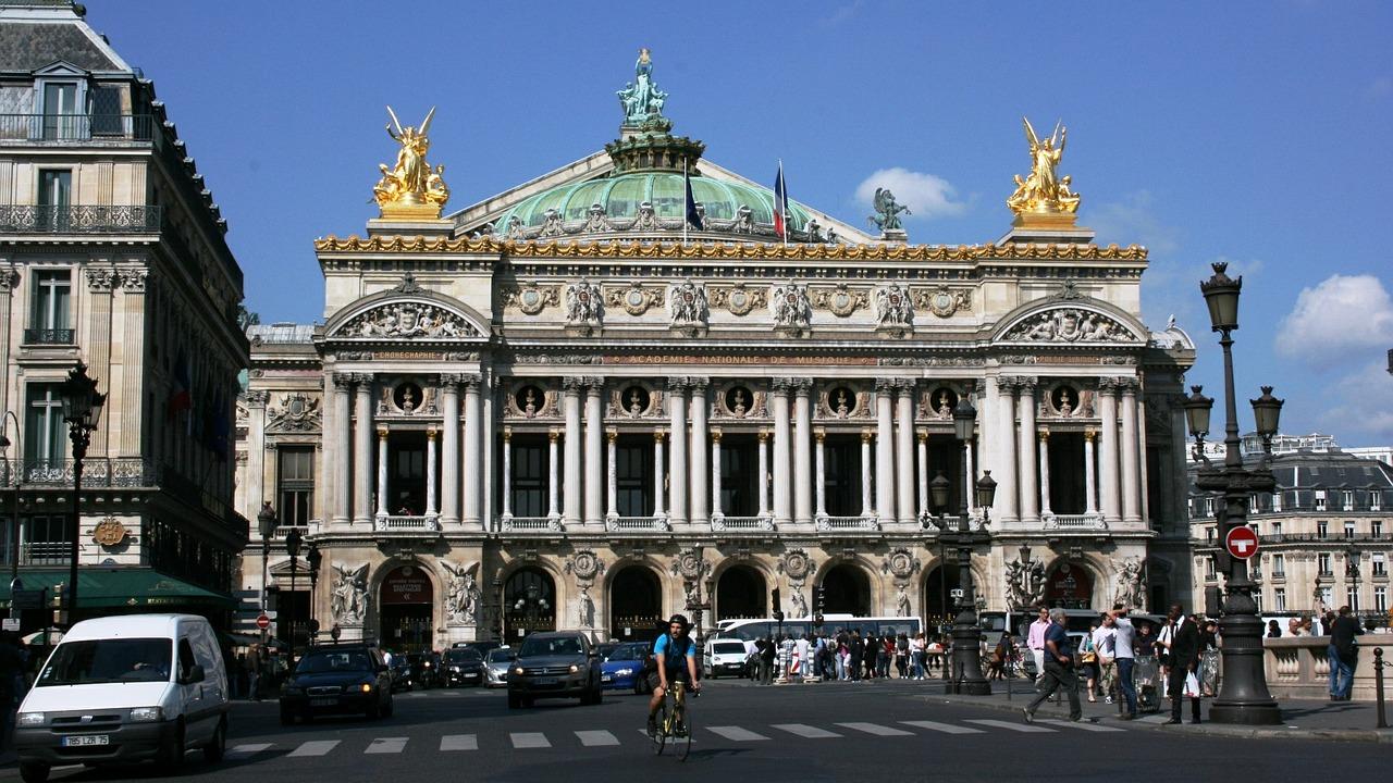 Ciekawe miejsca w Paryżu: Opera Garnier