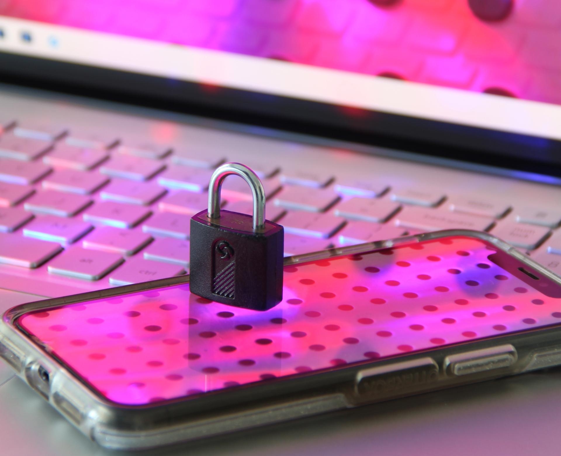 Przetwarzanie danych osobowych w usługach online - podstawy prawne