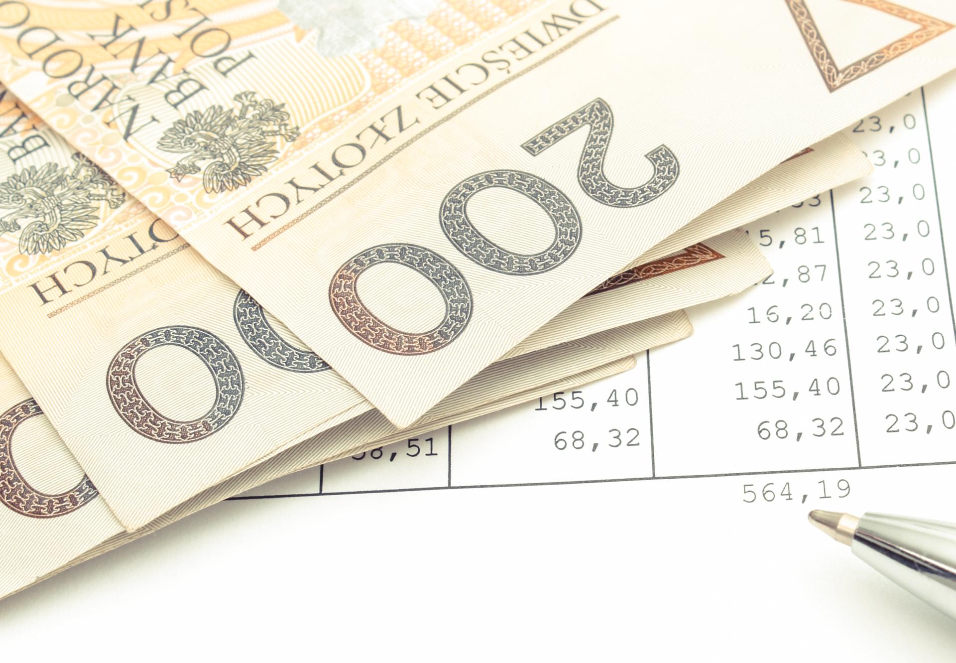 Odprawa rentowa - wypłata oraz potrącenia po ustaniu zatrudnienia