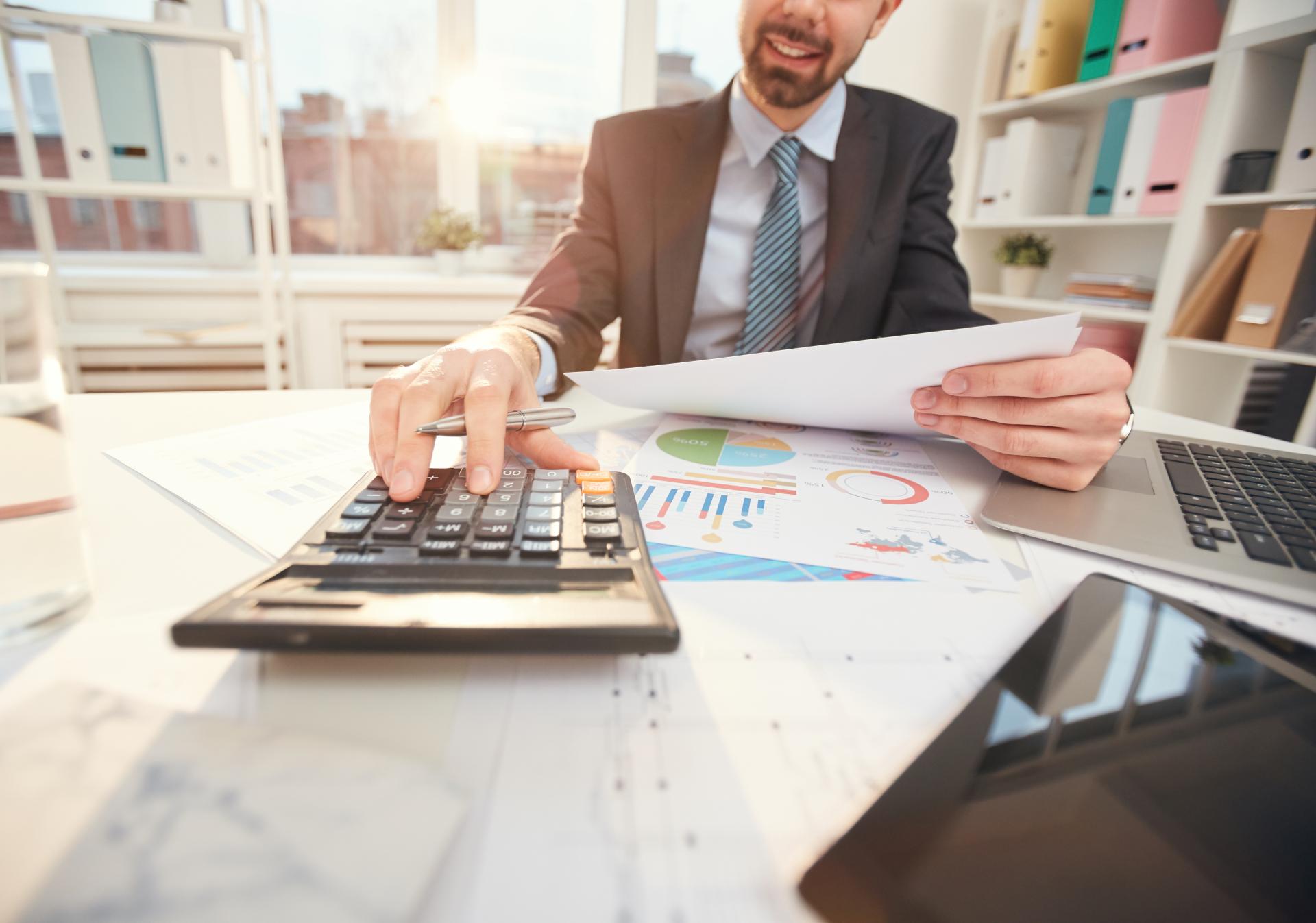 Wynagrodzenie minimalne a dodatek stażowy w 2025 r.