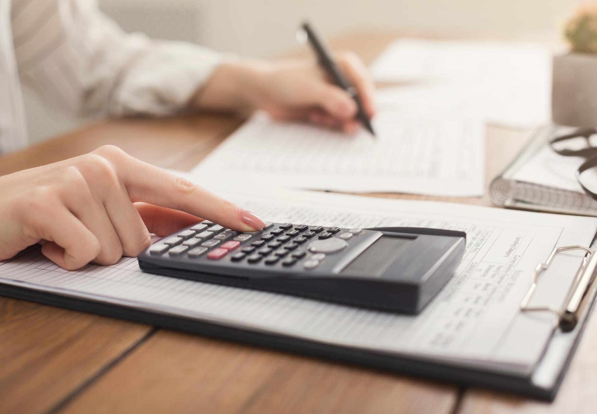 Umowa zlecenie z własnym pracodawcą - czy to możliwe?