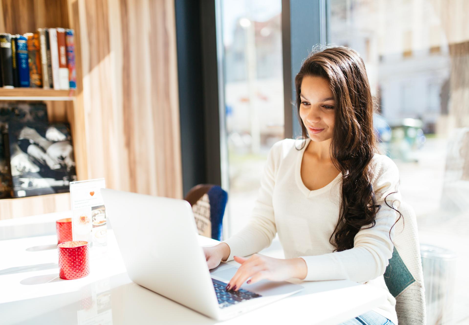 Czy praca zdalna wlicza się do stażu pracy i emerytury?