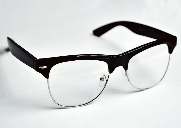 Okulary korekcyjne dla pracownika - czy można wliczyć w koszta?
