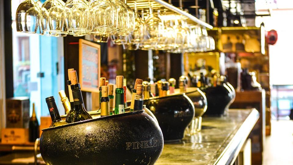 Koncesja na alkohol - kto i w jaki sposób może się o nią ubiegać?