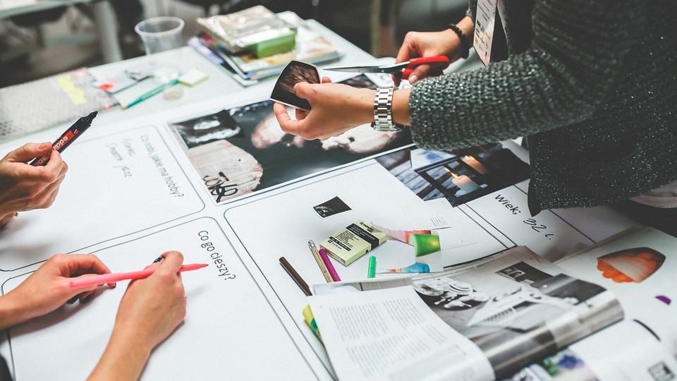 Kim jest osoba współpracująca w firmie i jak ją rozliczyć?