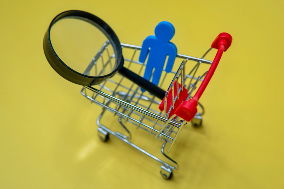 sprawdzenie-towaru-przed-jego-zwrotem-do-sklepu