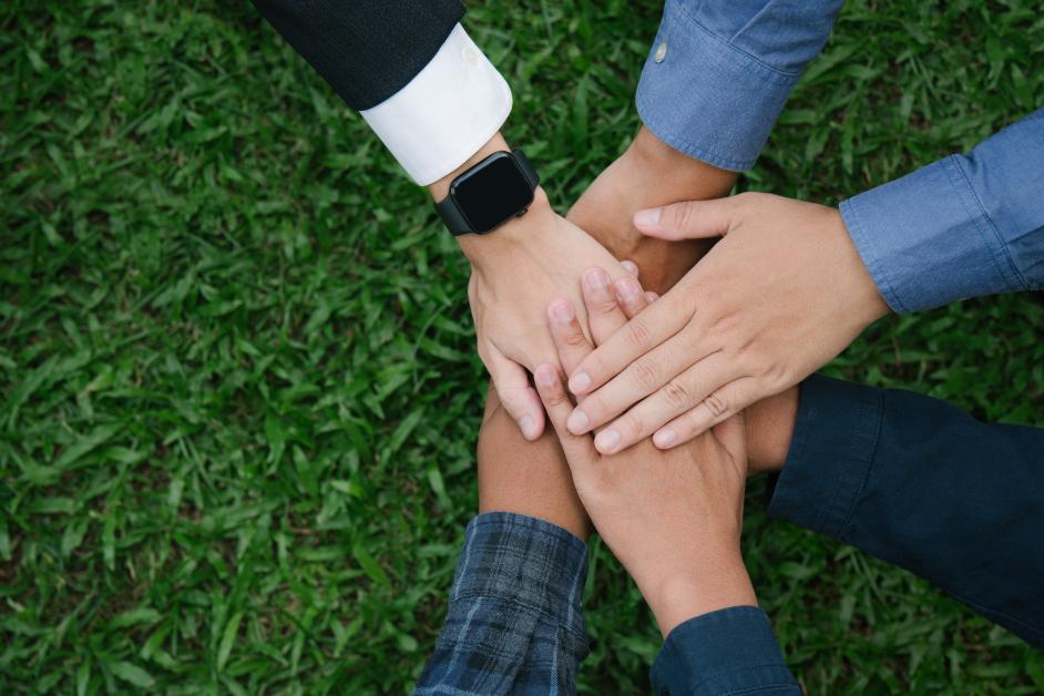 Ludzie przed technologią – jak budować kulturę zaufania