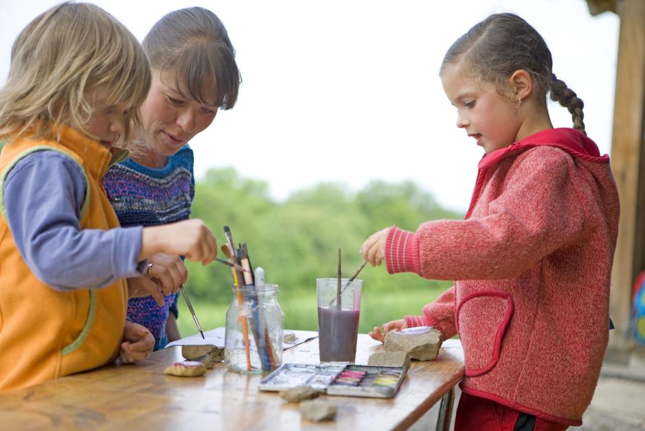 Wynagrodzenie z umowy o dzieło na urlopie wychowawczym - co z ZUS?