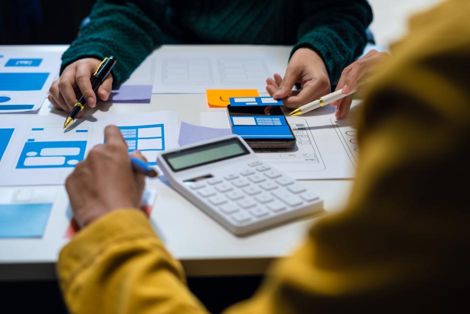 Potrącenie z wynagrodzenia na rzecz syndyka – kompendium wiedzy dla pracownika i pracodawcy