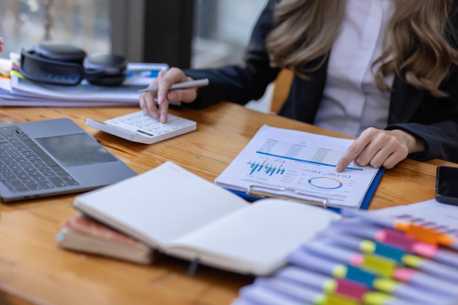 Jaka jest data wystawienia e-faktury w KSeF? Wyjaśniamy