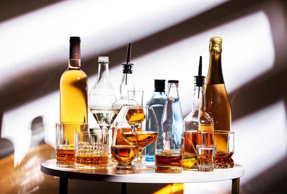 Koncesja na alkohol po śmierci przedsiębiorcy. Jak ją przenieść?