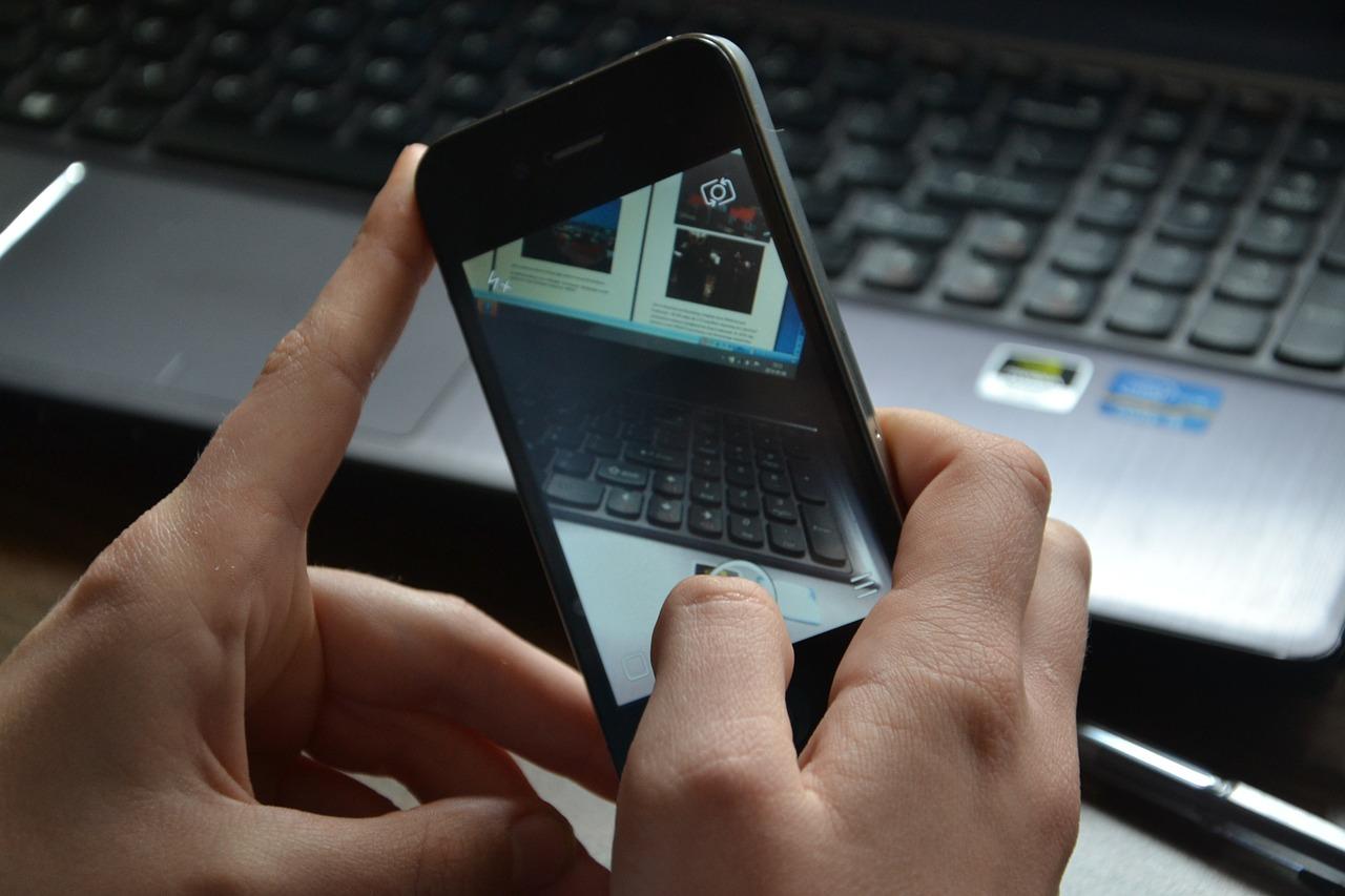 Jak archiwizować zdjęcia ze telefona?