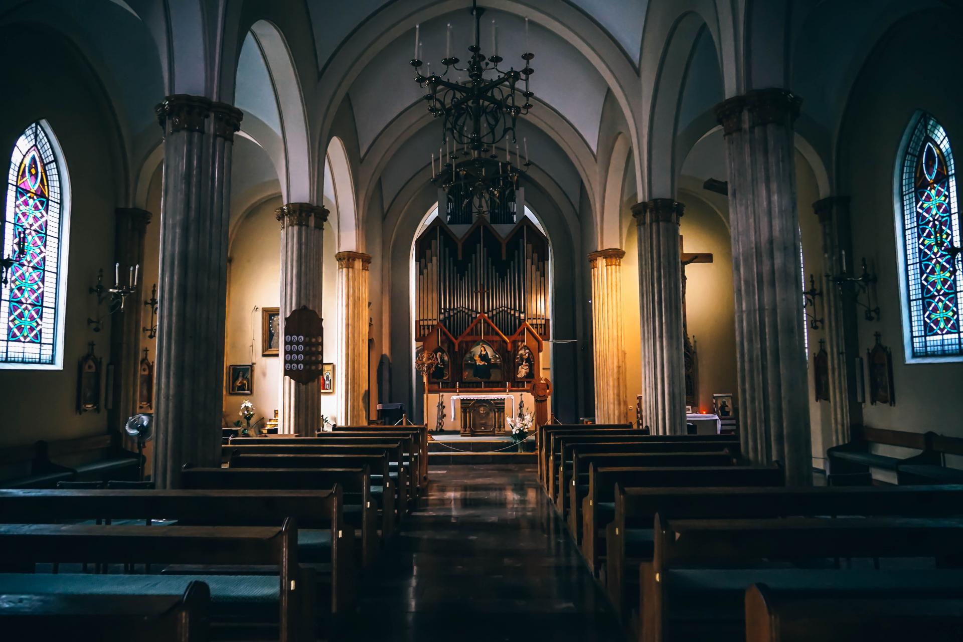 Darowizna na cele kultu religijnego – wszystko co warto wiedzieć!