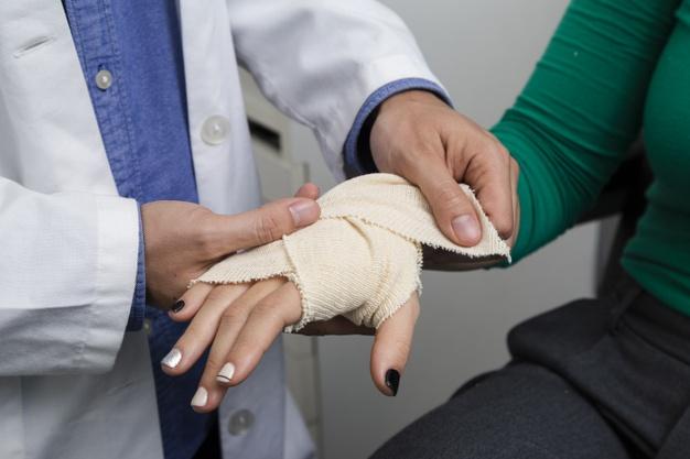 Zakup apteczki do firmy - rozliczenie na gruncie podatku VAT i PIT