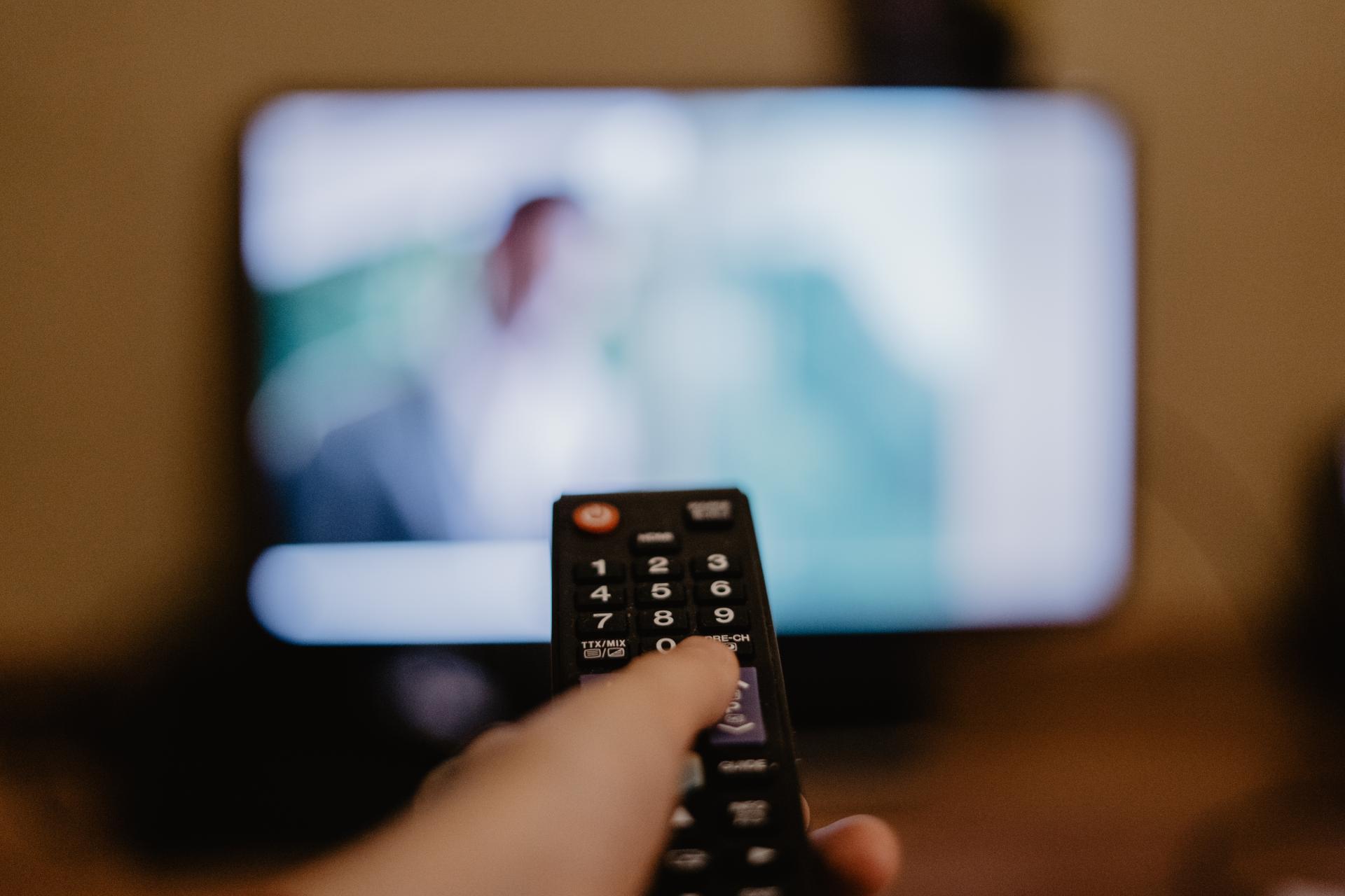 Telewizor w mieszkaniu w kosztach firmy – czy jest to możliwe?