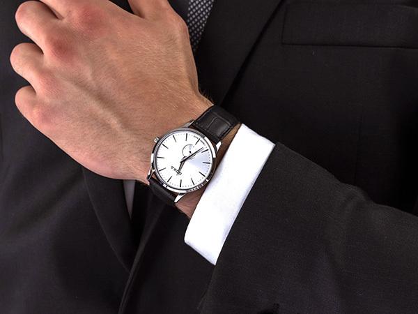 Zegarek męski, czyli obowiązkowy dodatek każdego przedsiębiorcy 
