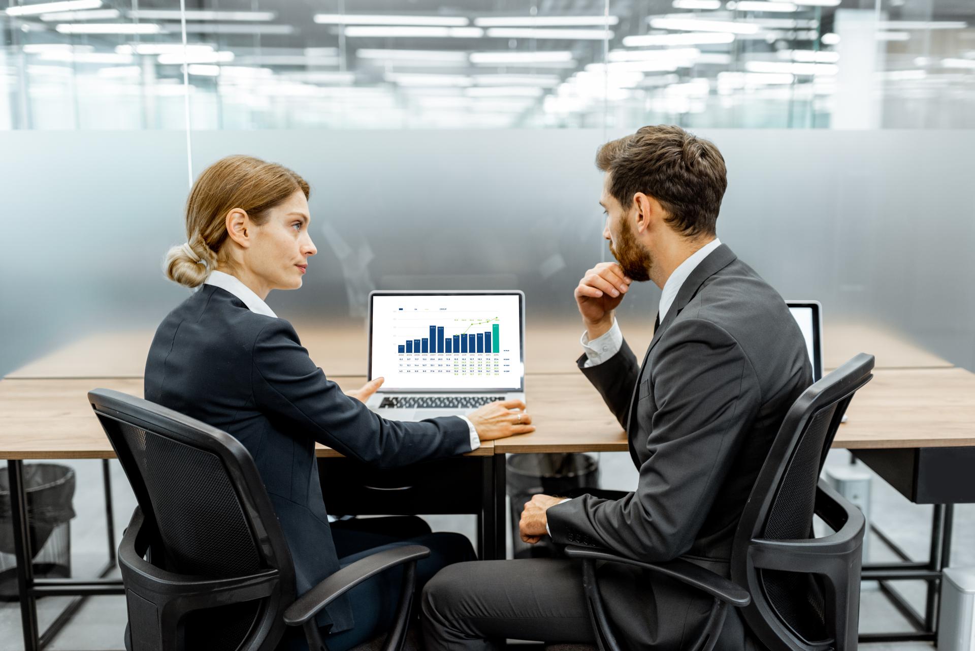 Kto może podejmować decyzje dotyczące działania firmy?