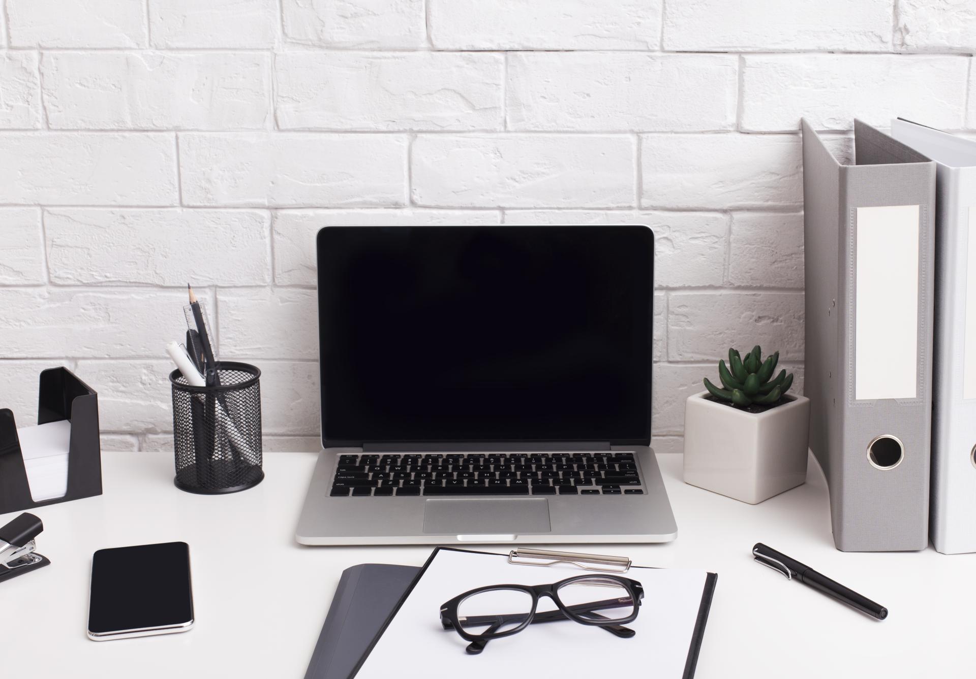 Czy pracodawca może uwzględnić wniosek pracownika o zmianę trybu rozwiązania umowy o pracę?