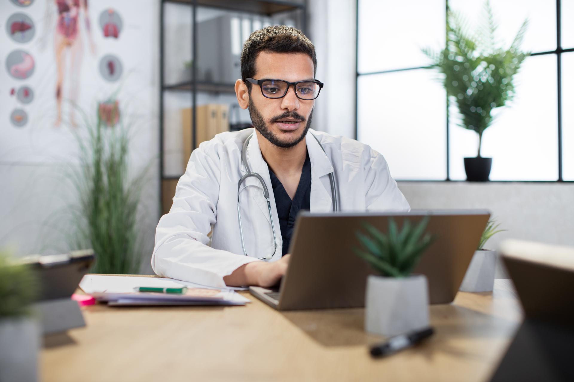 Kasa fiskalna w indywidualnej praktyce lekarskiej - czy jest konieczna?