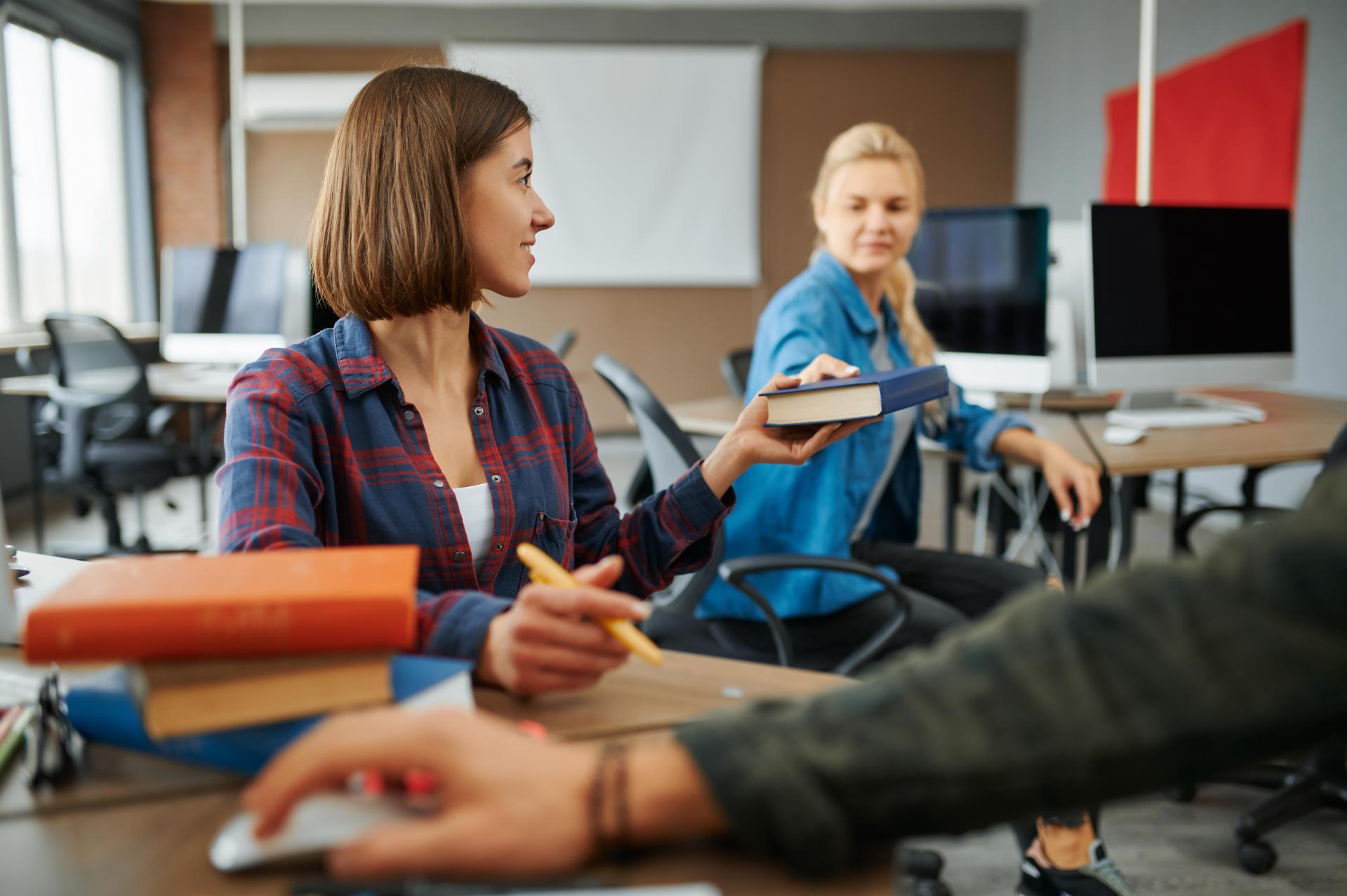 Nakładanie się dat umowy o pracę u tego samego pracodawcy