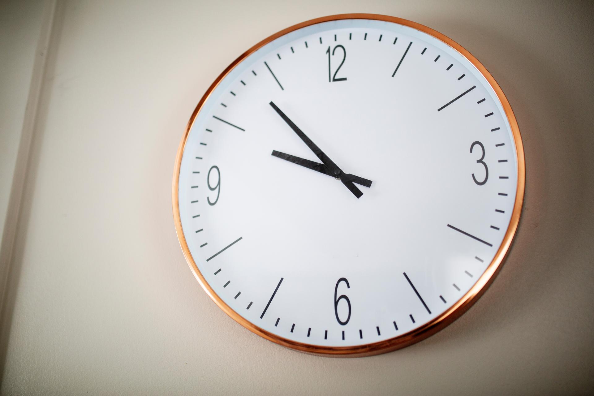 System i rozkład czasu pracy - tryb wprowadzenia i jego zmiana