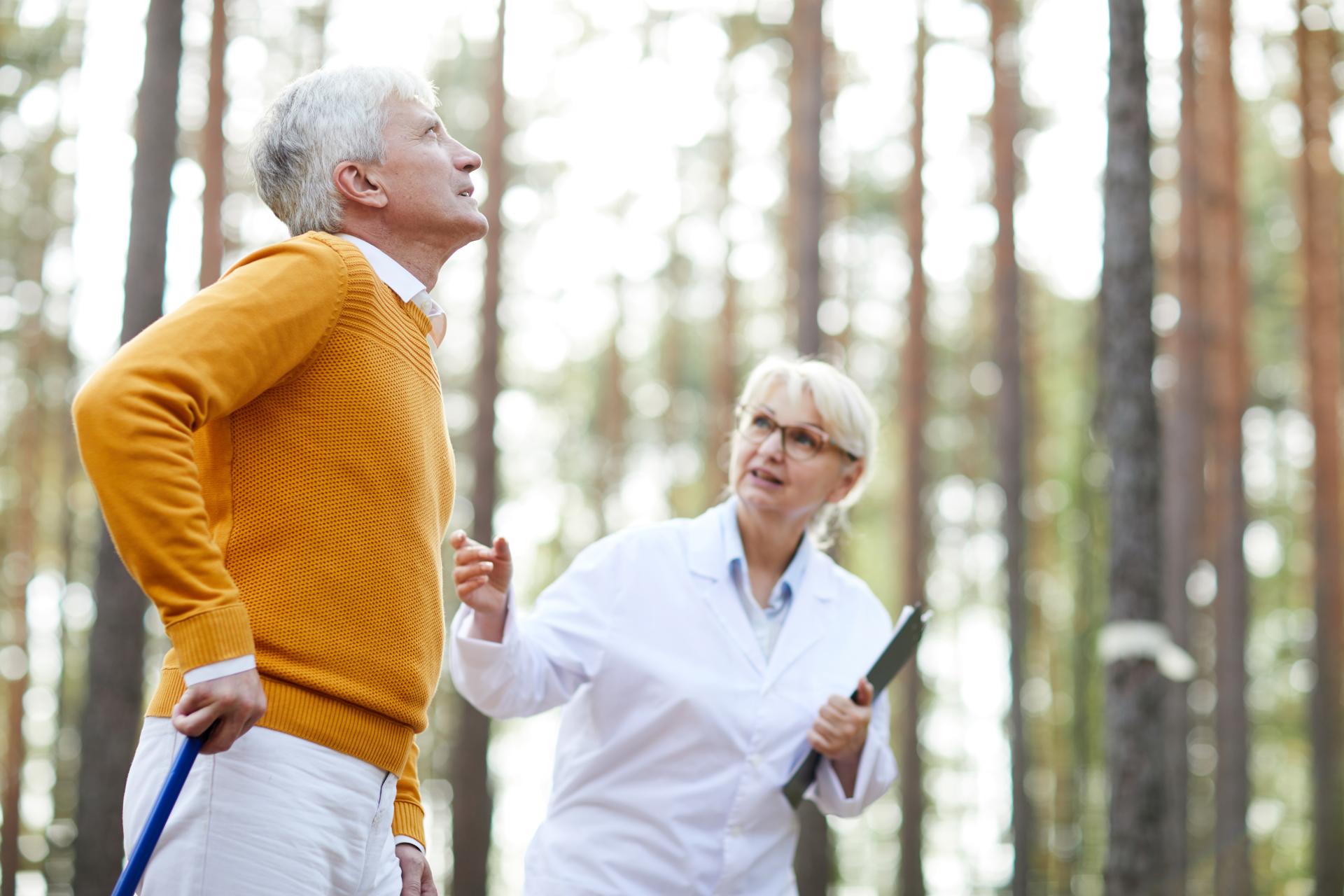 Oczekiwanie na decyzję w sprawie świadczenia rehabilitacyjnego a udzielenie urlopu