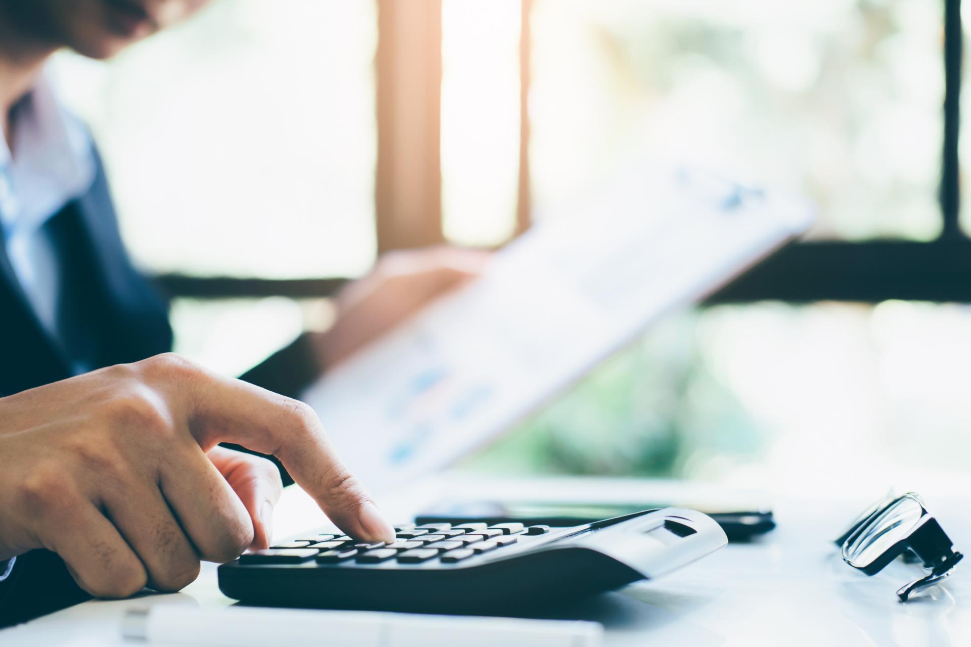 VAT UE na fakturze przy zakupie prywatnym a obowiązek rozliczenia VAT