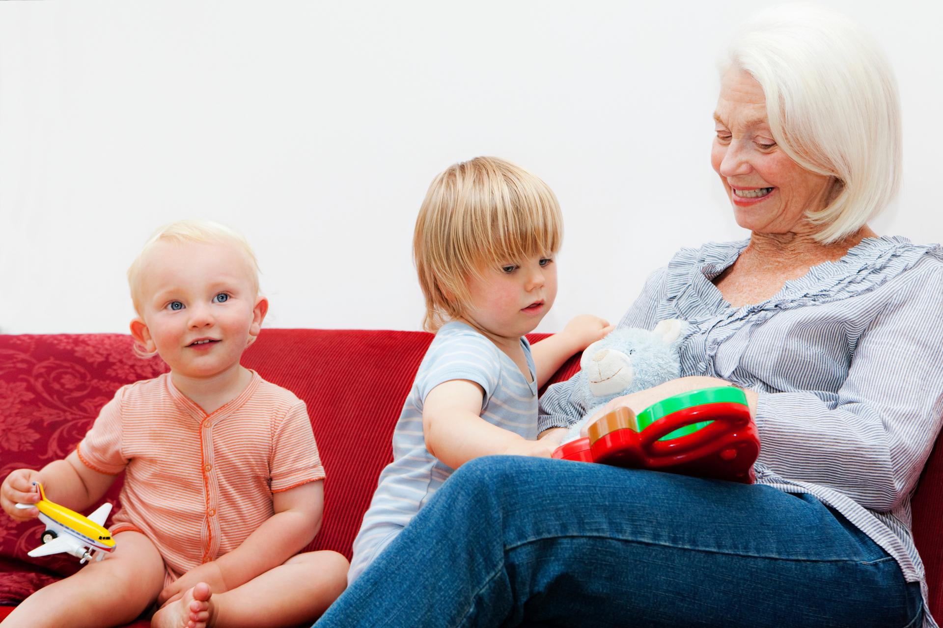 Babciowe – rząd przyjął program Aktywny Rodzic