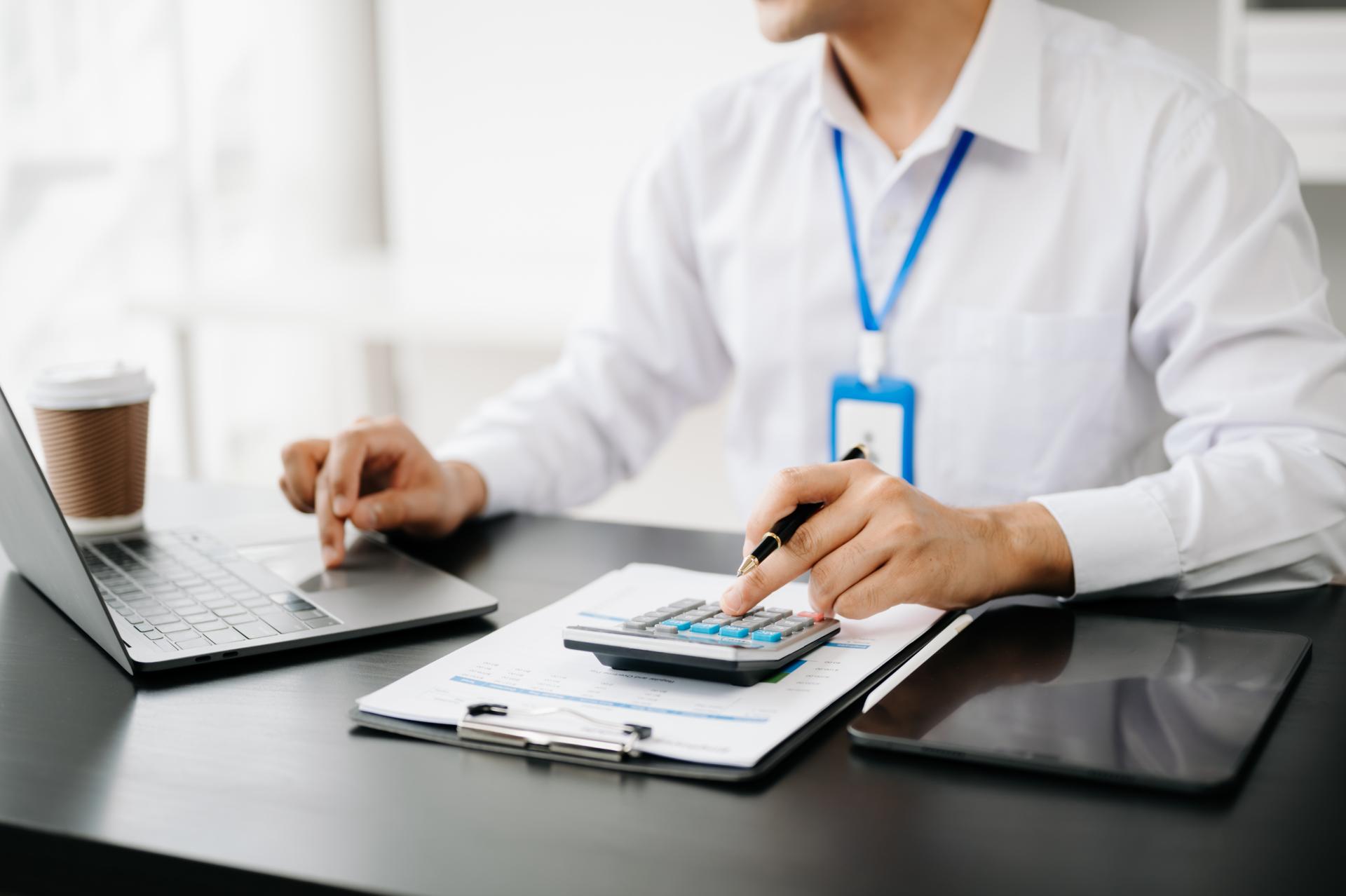 Koszty w biurze rachunkowym – jak sobie z nimi radzić?