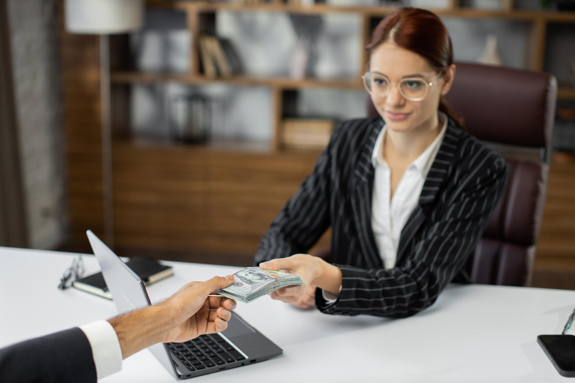 Pożyczka udzielona spółce przez osobę trzecią – czy trzeba płacić PCC?