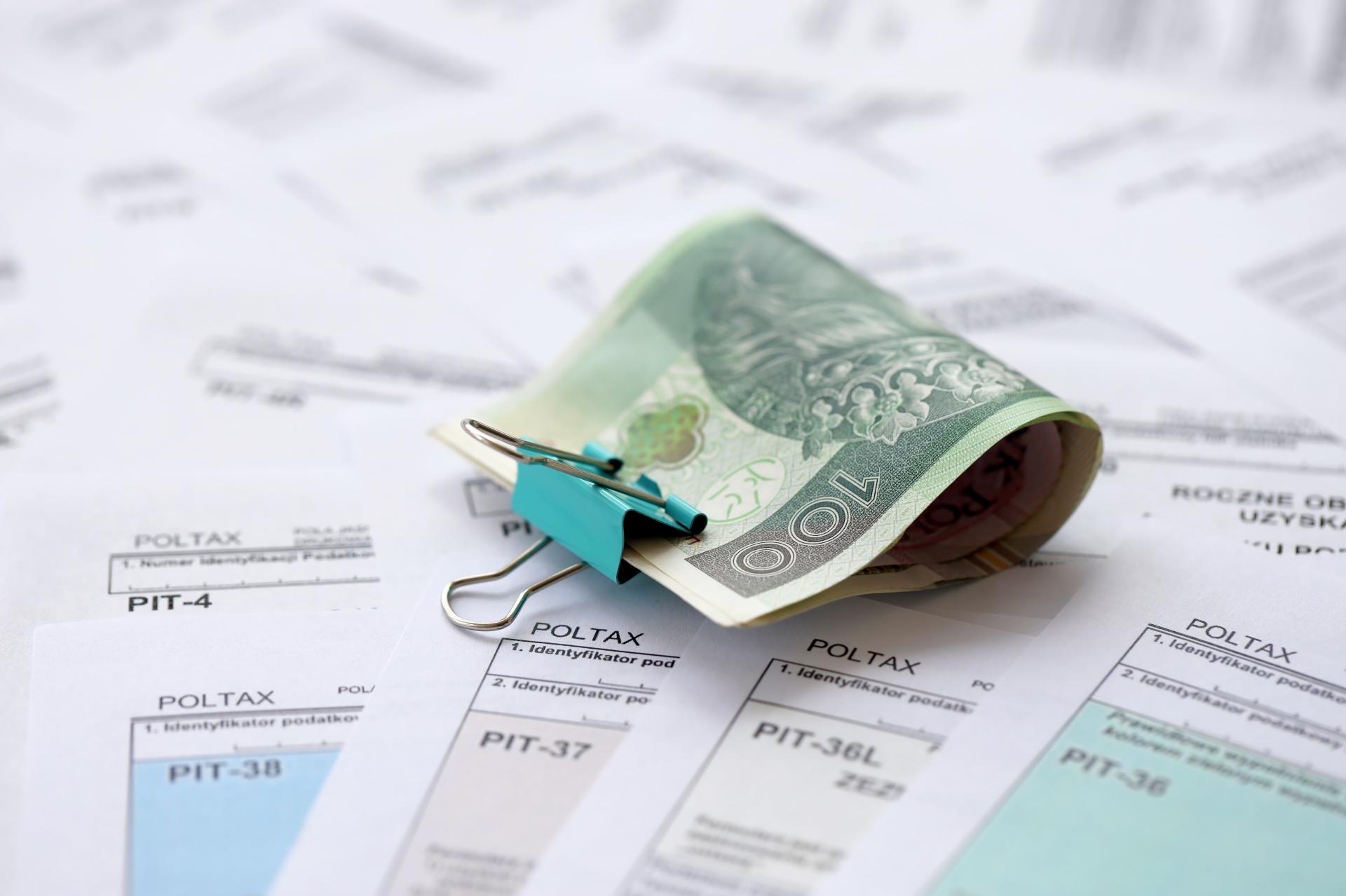 Obowiązek złożenia PIT/ZG w kontekście braku pobierania podatku za granicą