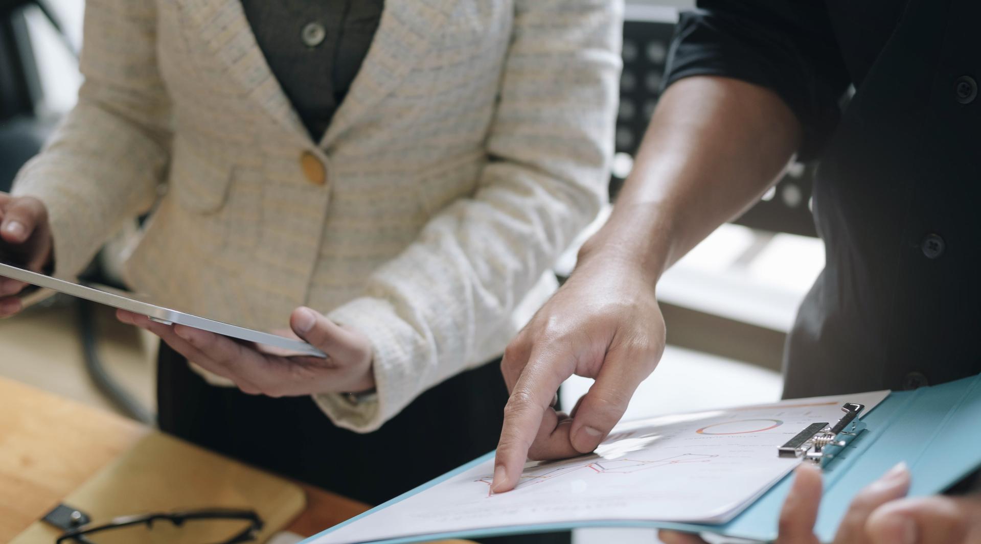 Ustalanie stażu pracy i okresu choroby dla potrzeb stosowania art. 53 Kodeksu pracy