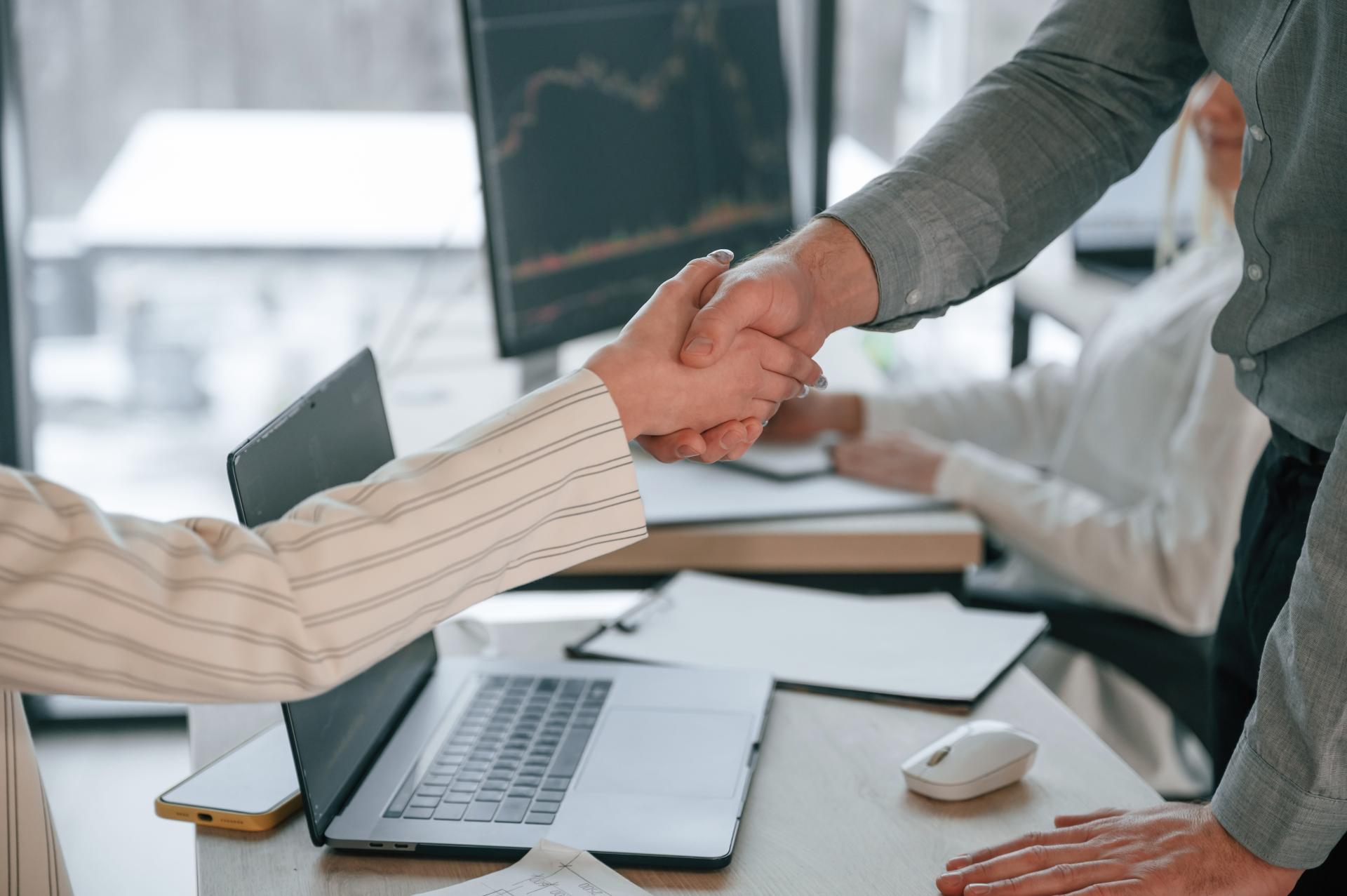 Odpłatne zbycie akcji objętych przez spółkę przejmującą – rozliczenie CIT